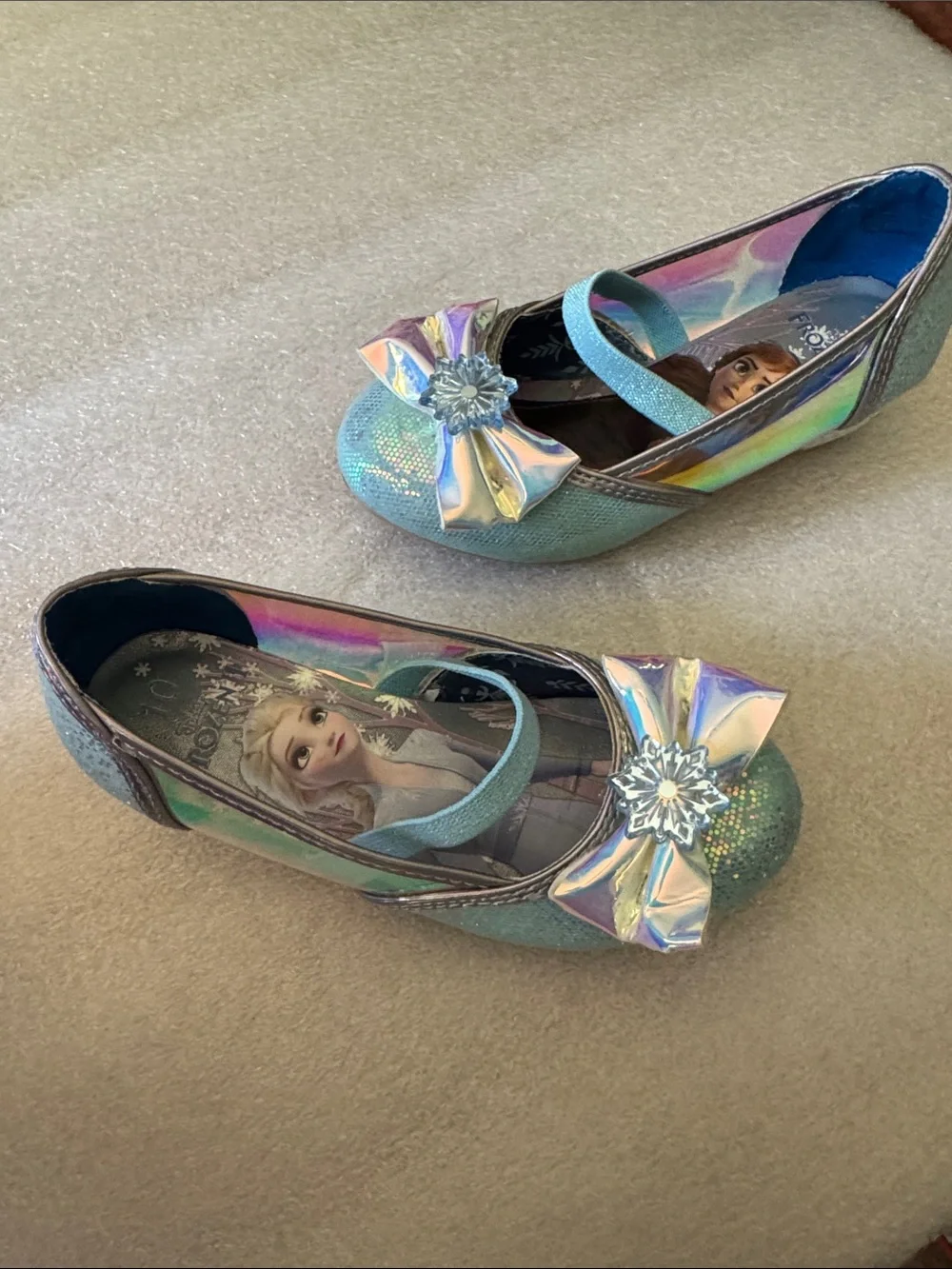 Disney Girls' Iridescent Frozen II Bow Shoes -  EUC Light Blue Size 10